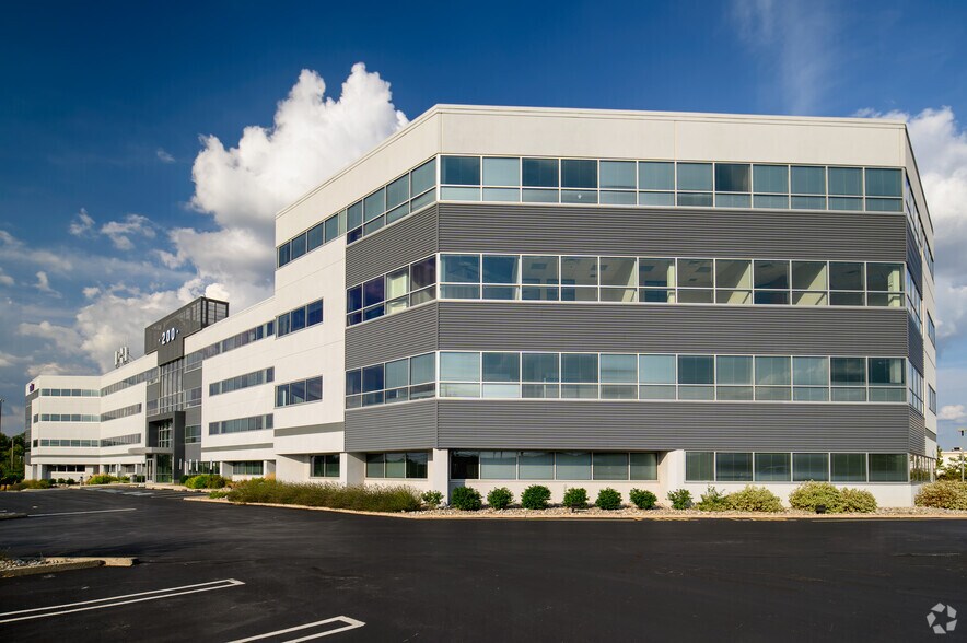 200 N Warner Rd, King Of Prussia, PA à louer - Photo principale – Image 1 sur 6