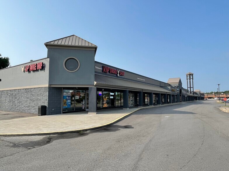 16-62 Martha Layne Collins Blvd, Cold Spring, KY à louer - Photo de l’immeuble – Image 2 sur 13