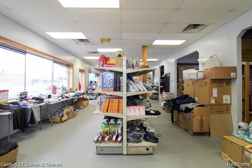 3929 Dix Hwy, Lincoln Park, MI à louer - Photo de l’immeuble – Image 2 sur 13