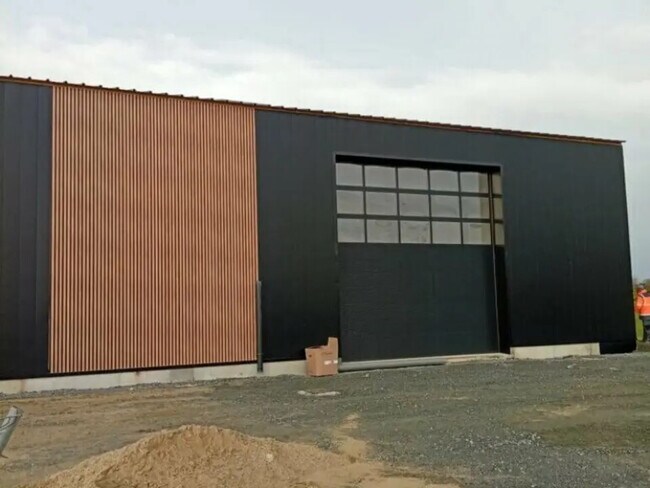 Plus de détails pour Local d'activités à louer