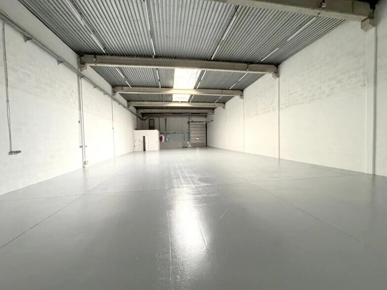 Local d’activités dans Éragny à louer - Photo intérieure – Image 2 sur 23