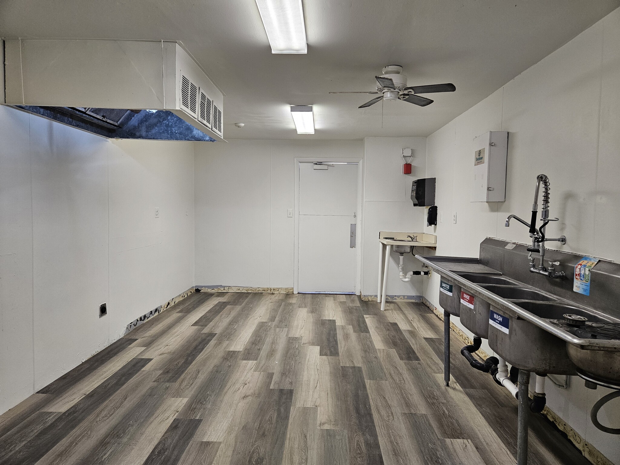 14900 Cloverdale Rd, Dale City, VA à louer Photo intérieure– Image 1 sur 12