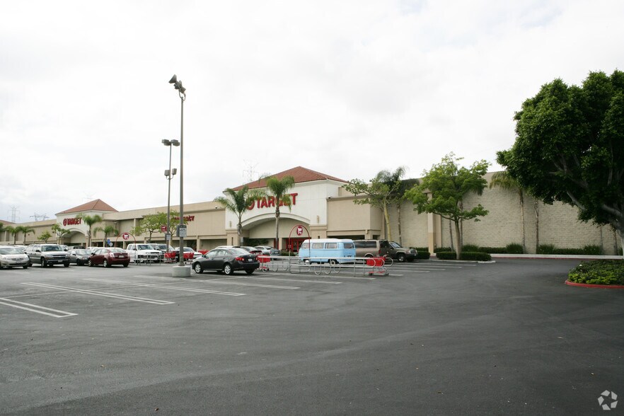 5700 Firestone Blvd, South Gate, CA à louer - Photo de l’immeuble – Image 3 sur 6