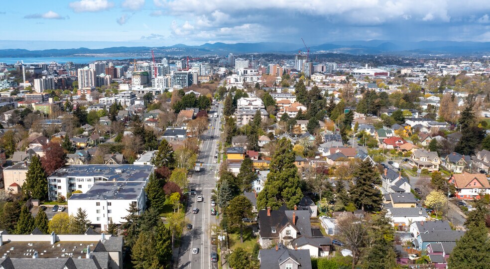 1326 Pandora Av, Victoria, BC à vendre - Photo de l’immeuble – Image 3 sur 6