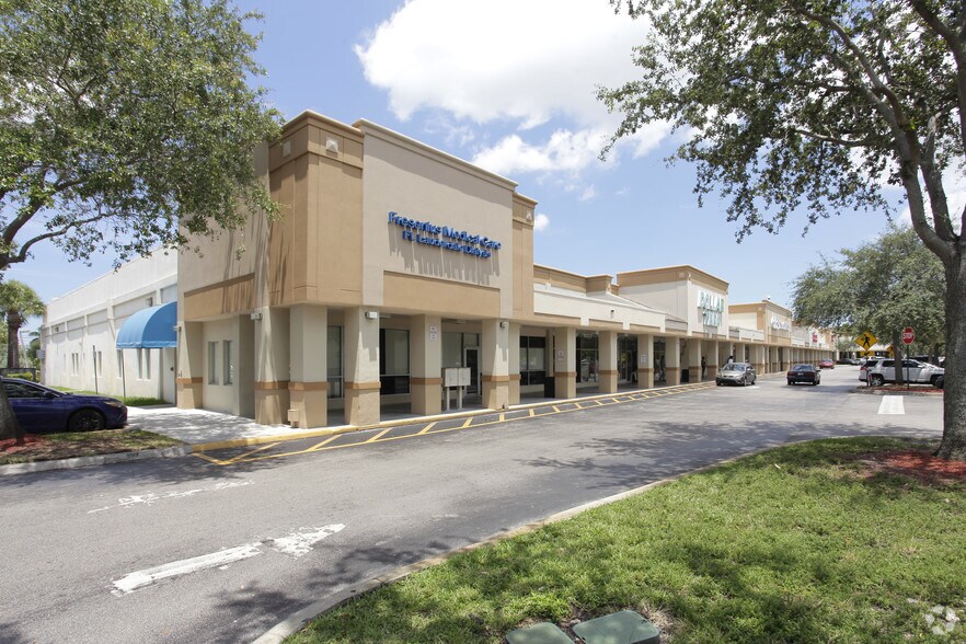 3801-3951 W Broward Blvd, Plantation, FL à louer - Photo de l’immeuble – Image 1 sur 10