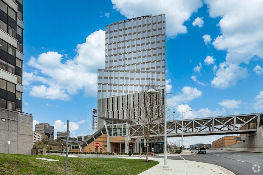 1750 Tysons Central St, Vienna, VA à louer - Photo principale – Image 1 sur 18