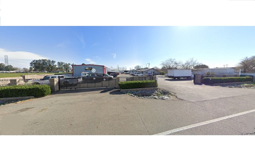 7111 S Watt Ave, Sacramento, CA à vendre - Photo de l’immeuble – Image 1 sur 3