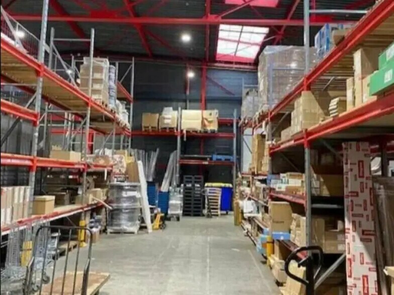 Industriel/Logistique dans Rouen à louer - Photo intérieure – Image 3 sur 3