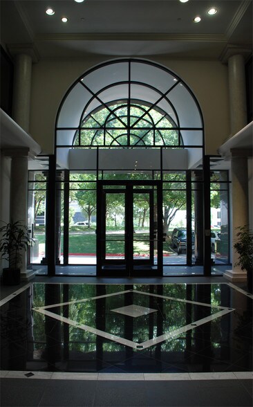 14801 Quorum Dr, Addison, TX à louer - Hall d’entrée – Image 3 sur 8