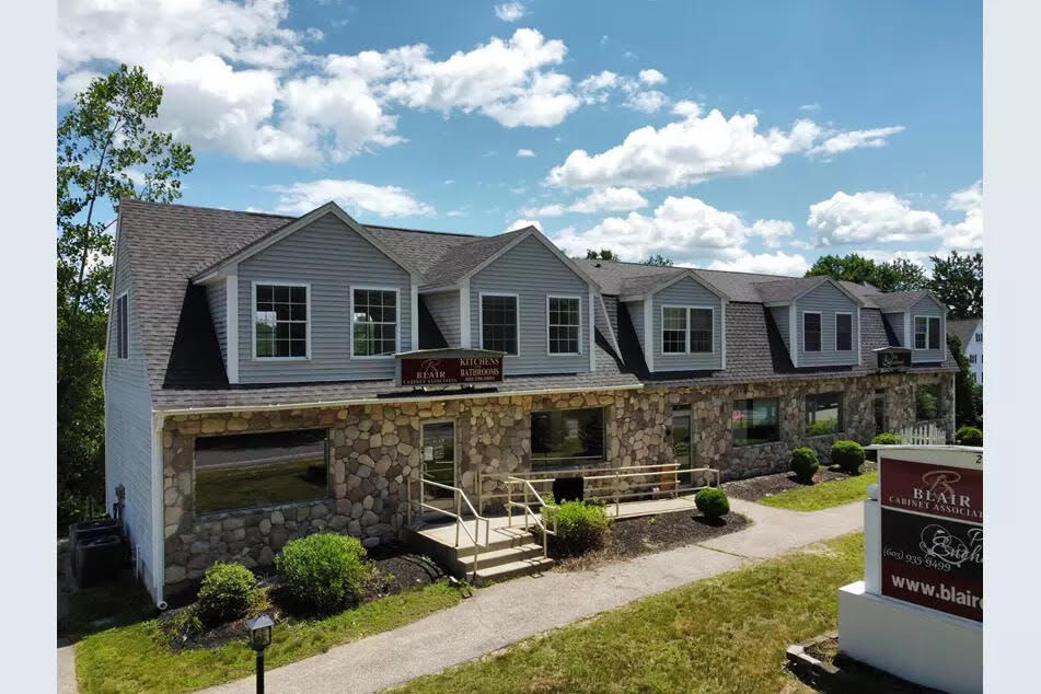 205 W River Rd, Hooksett, NH à louer Photo principale– Image 1 sur 12