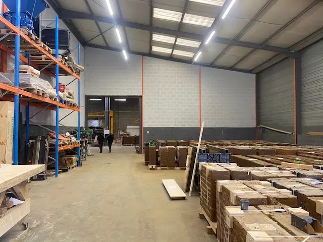 Local d’activités dans Saint-Priest à louer Photo intérieure– Image 1 sur 6