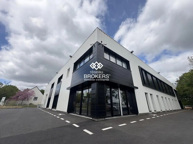 Local d'activités dans Thouaré-sur-Loire à vendre - Photo de l’immeuble – Image 1 sur 3