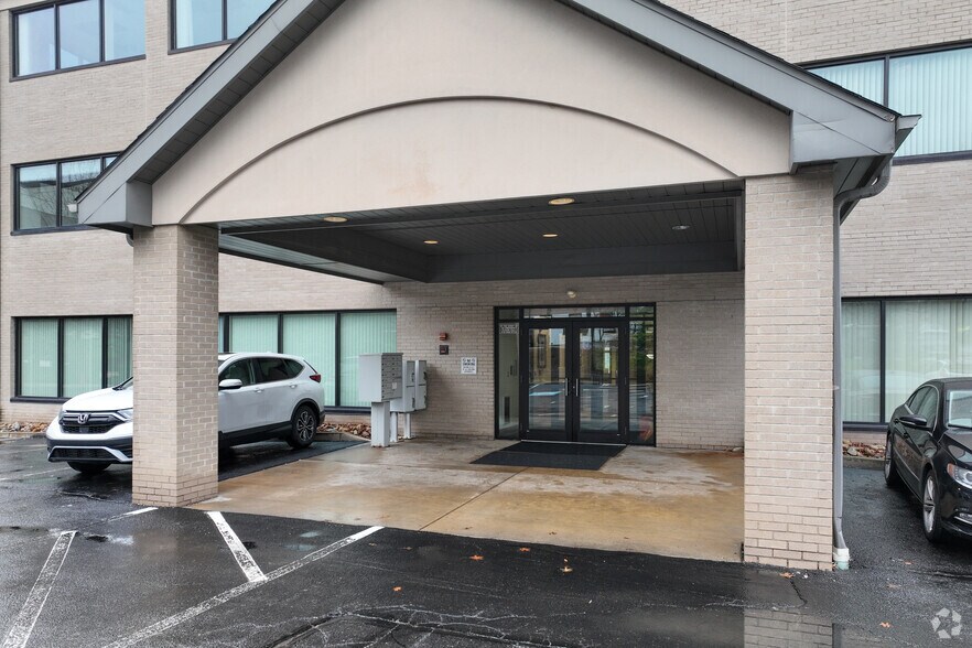 4500 Brooktree Rd, Wexford, PA à louer - Photo de l’immeuble – Image 2 sur 25