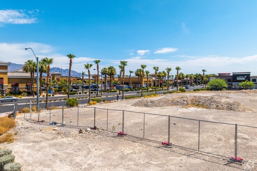 7285 W Azure Dr, Las Vegas, NV à vendre - Photo de l’immeuble – Image 2 sur 19