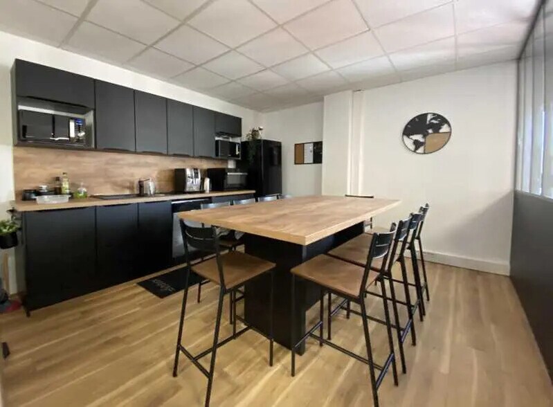 Bureau dans Lyon à vendre - Photo de l’immeuble – Image 2 sur 13