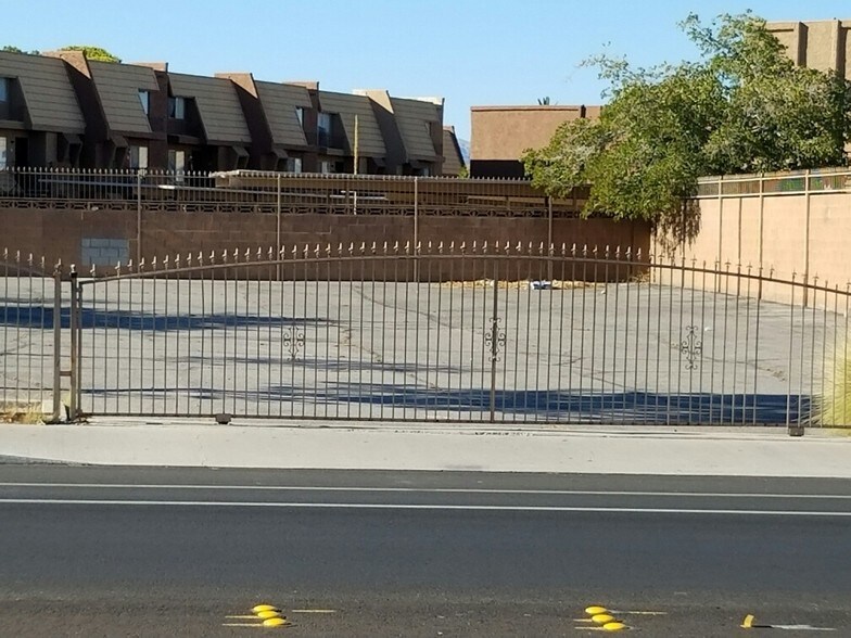 5040 Edna Ave, Las Vegas, NV à louer - Photo de l’immeuble – Image 3 sur 69