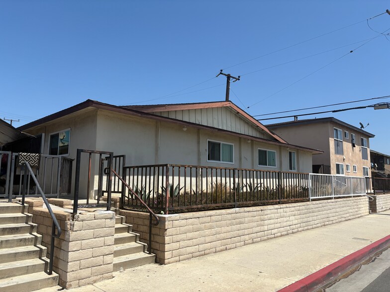 7731 Slater Ave, Huntington Beach, CA à vendre - Photo de l’immeuble – Image 2 sur 5