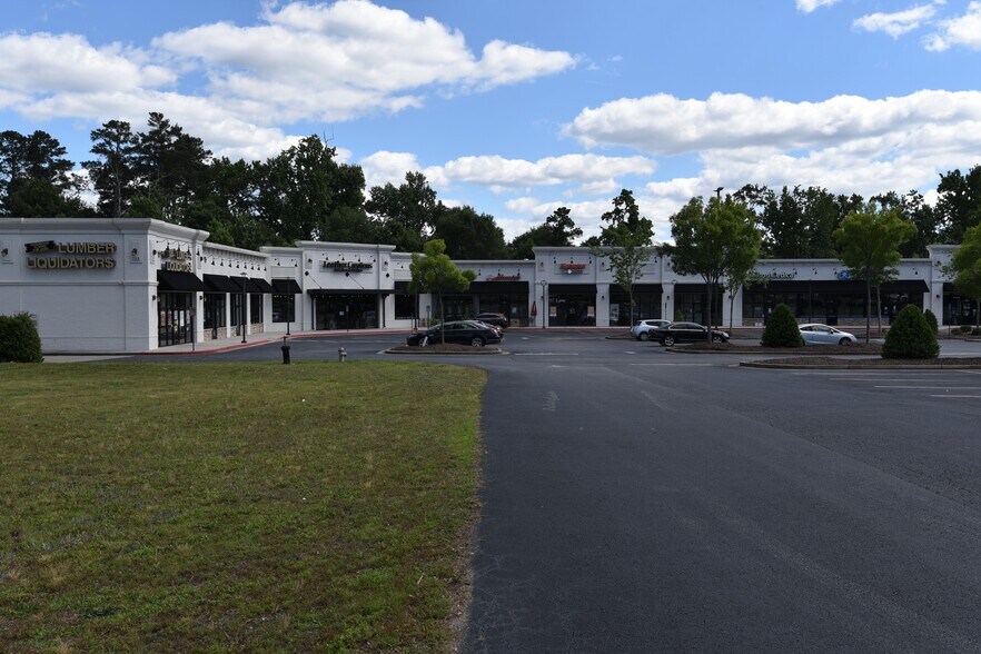 735 N Main St, Alpharetta, GA à louer - Photo de l’immeuble – Image 2 sur 8