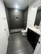 4903 Long Beach Ave, Los Angeles, CA à louer Photo intérieure– Image 2 sur 6