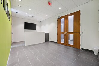 404 6th Ave SW, Calgary, AB à louer Photo de l’immeuble– Image 1 sur 10
