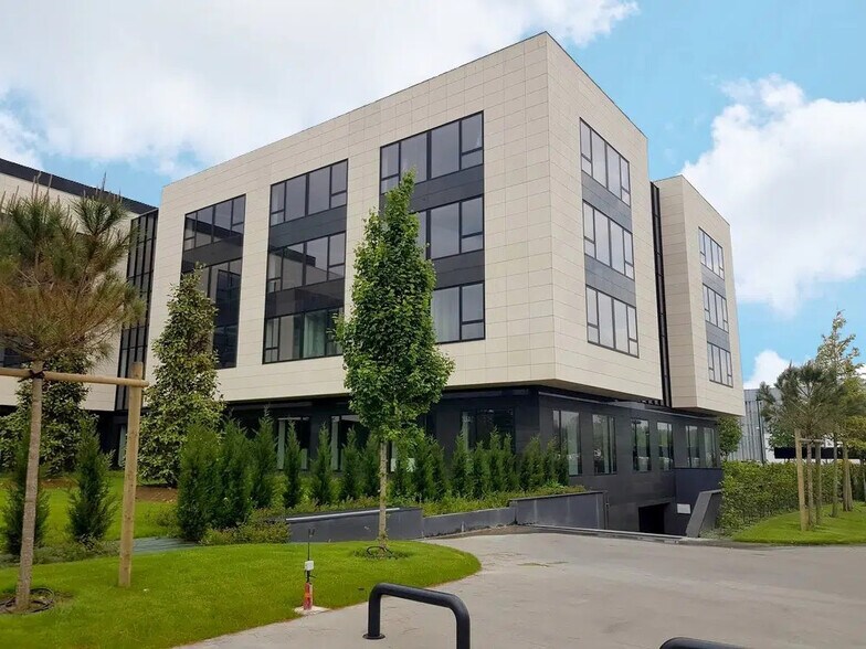 Bureau dans Jossigny à vendre - Photo de l’immeuble – Image 2 sur 13