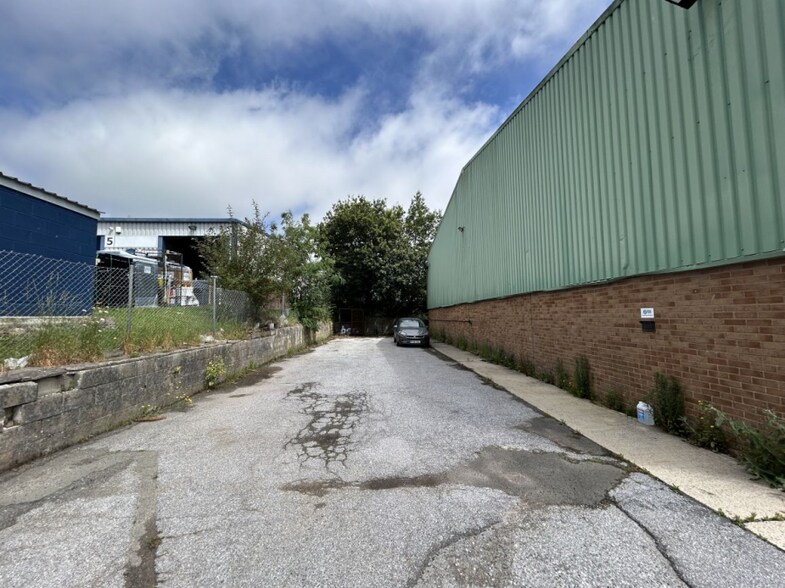 Kingsmill Rd, Saltash à louer - Photo de l’immeuble – Image 2 sur 5