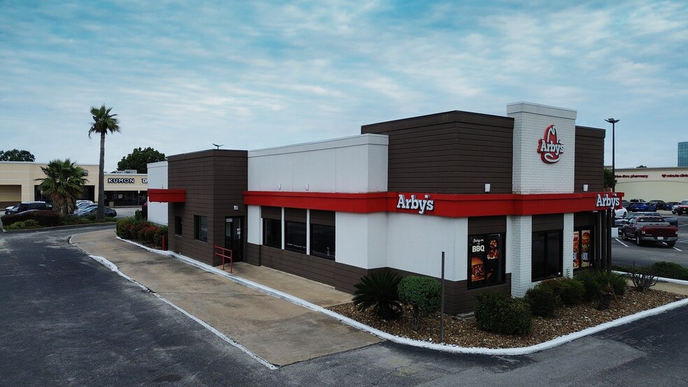 2415 Bay Area Blvd, Houston, TX à vendre - Photo de l’immeuble – Image 3 sur 7