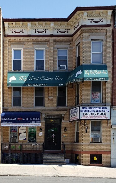 71-27 Fresh Pond Rd, Ridgewood, NY à vendre - Photo de l’immeuble – Image 3 sur 3