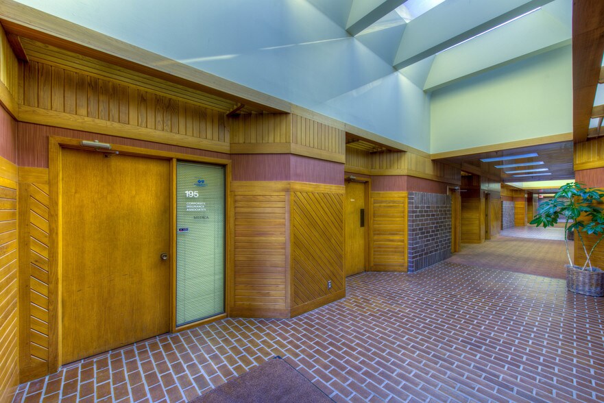 5500 Lincoln Dr, Edina, MN à louer - Photo intérieure – Image 3 sur 19