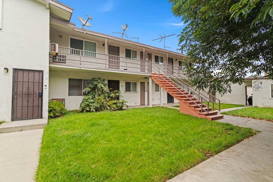 1760 Cordova St, Pomona, CA à vendre - Photo de l’immeuble – Image 2 sur 17