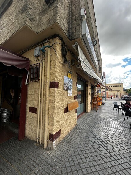 Local commercial dans Córdoba, Córdoba à vendre - Photo de l’immeuble – Image 2 sur 20