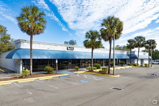 Plus de détails pour 1010 E Busch Blvd, Tampa, FL - Local commercial à vendre