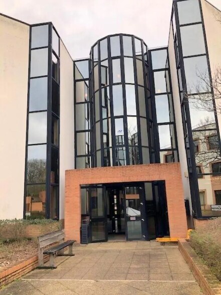 Bureau dans Jouy-en-Josas à louer - Photo de l’immeuble – Image 1 sur 16