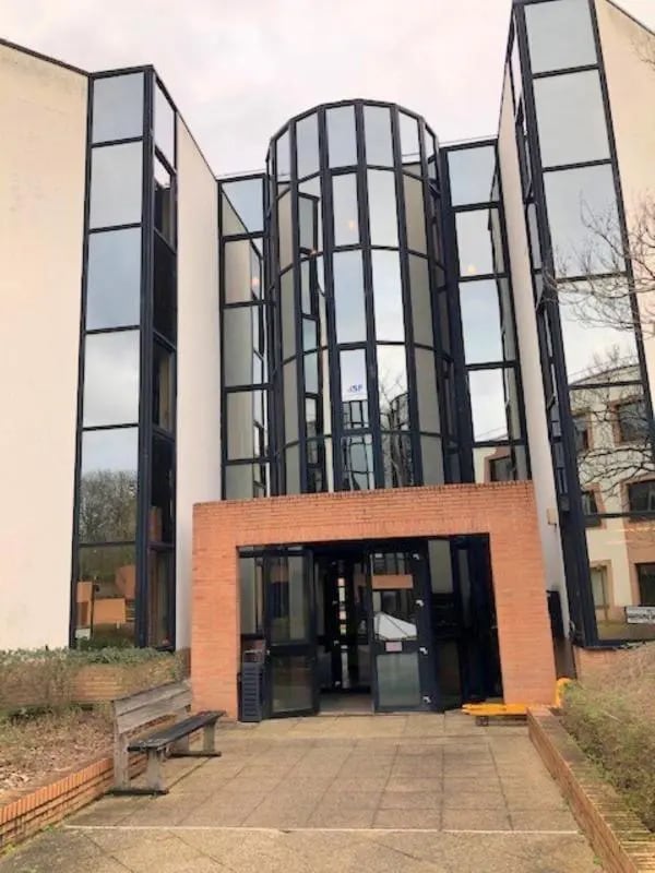 Bureau dans Jouy-en-Josas à louer Photo de l’immeuble– Image 1 sur 17