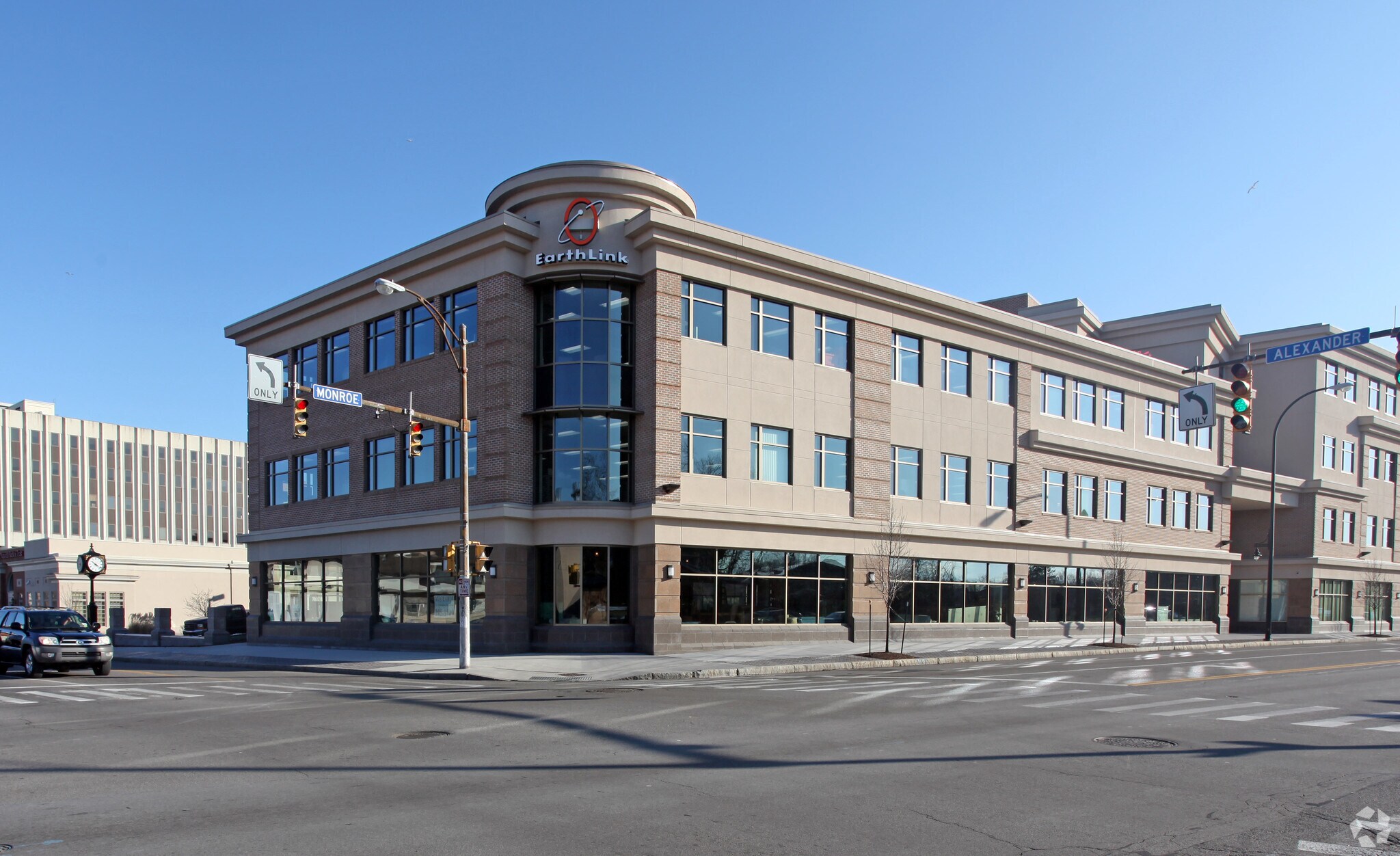 330-350 Monroe Ave, Rochester, NY à louer Photo principale– Image 1 sur 9