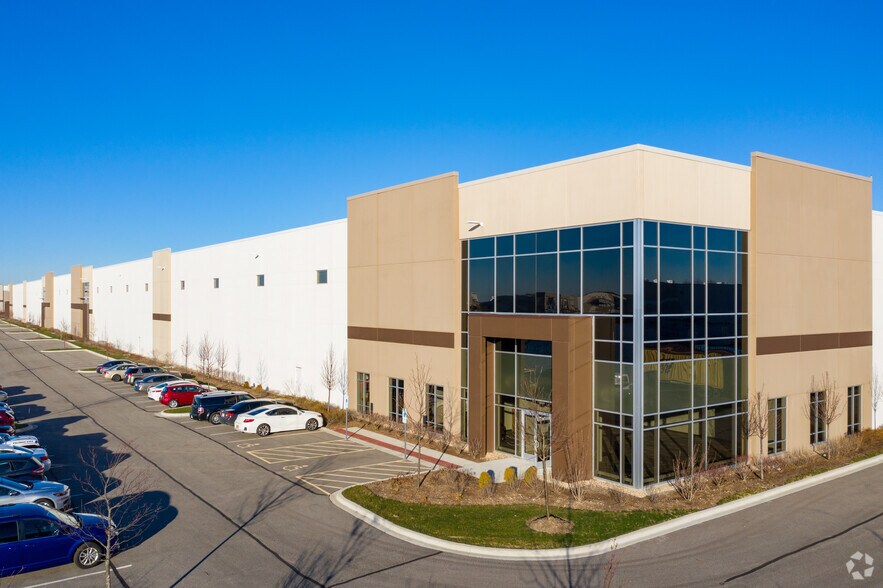 3971 S Lakeside Dr, Waukegan, IL à louer - Photo principale – Image 1 sur 7