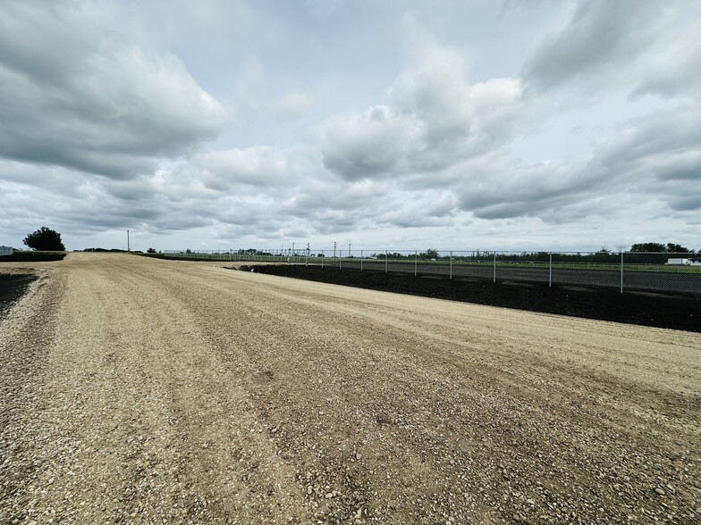 720049 RR63, Clairmont, AB à louer - Photo de l’immeuble – Image 2 sur 5