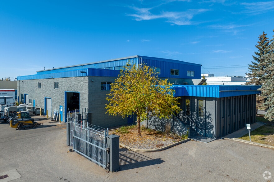 5715 35th St SE, Calgary, AB à vendre - Photo principale – Image 1 sur 5