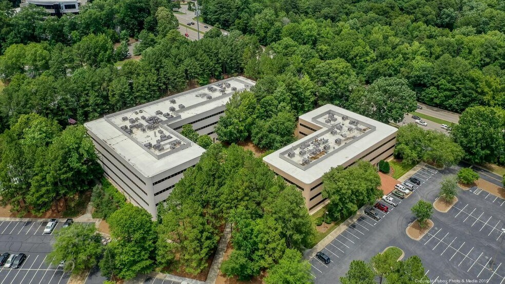 5151 Glenwood Ave, Raleigh, NC à louer - Photo de l’immeuble – Image 1 sur 27