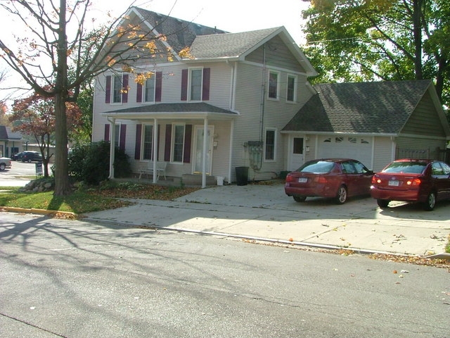 101 N Lewis St, Saline, MI à vendre - Photo de l’immeuble – Image 3 sur 6
