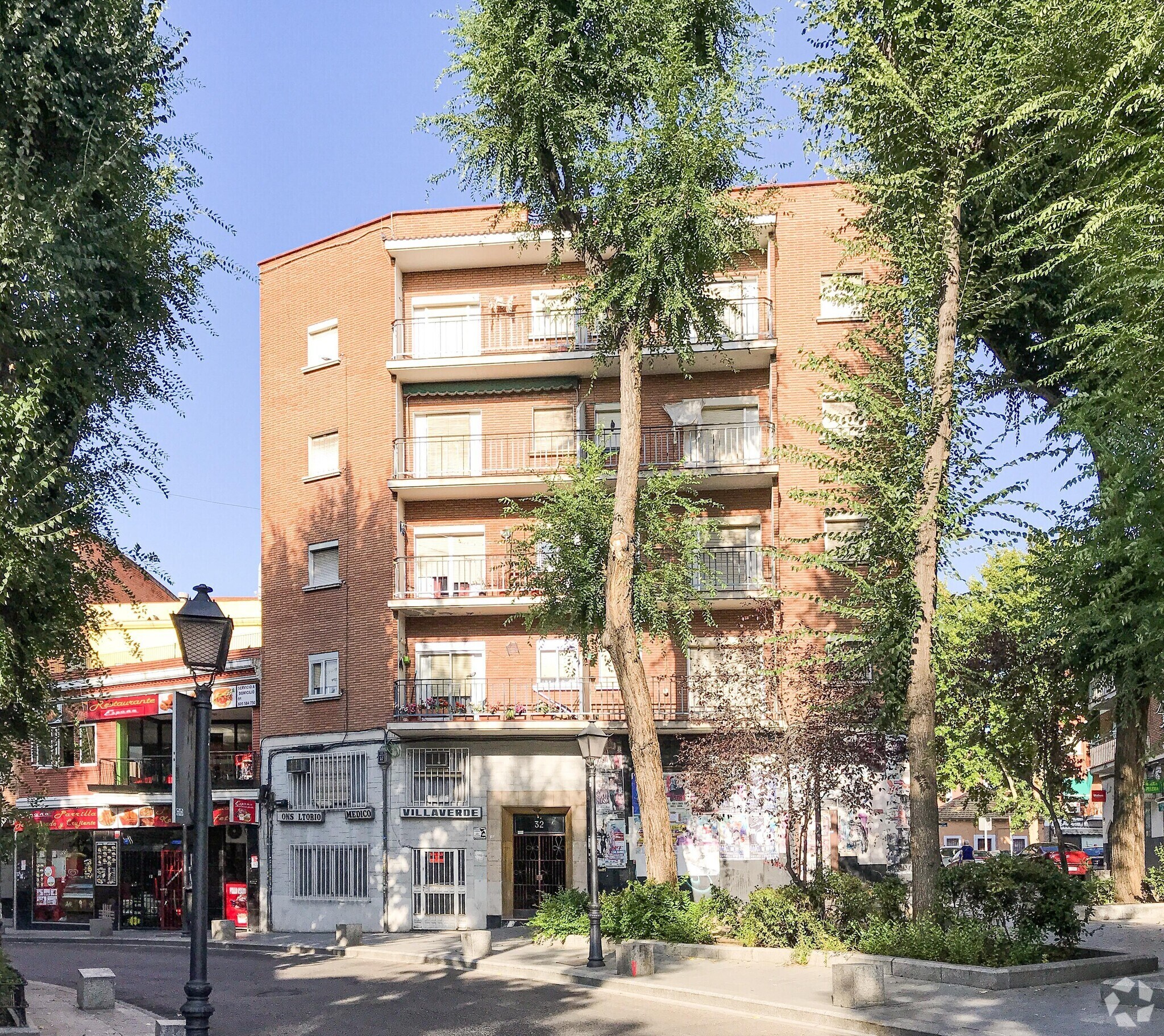 Immeuble residentiel dans Madrid, Madrid à vendre Photo principale– Image 1 sur 3