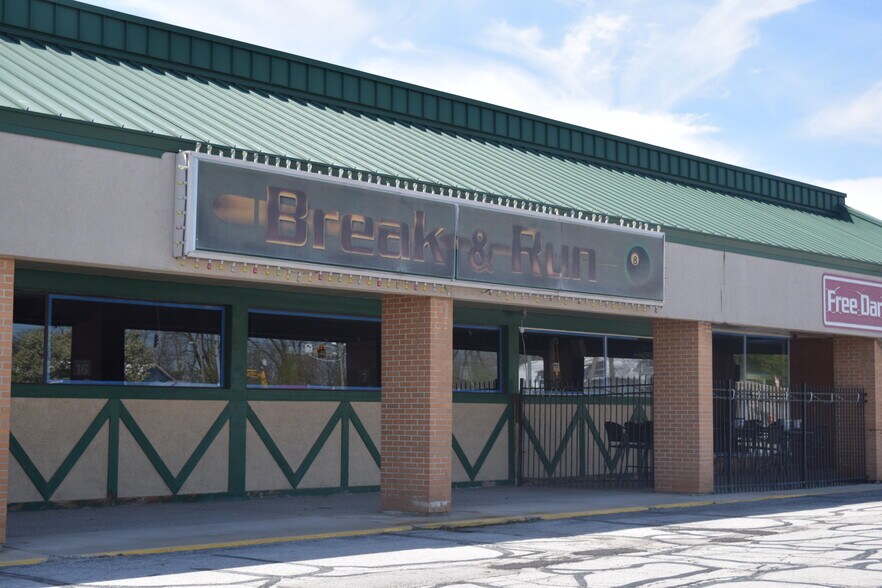 1421-1571 Goshen Ave, Fort Wayne, IN à louer - Photo de l’immeuble – Image 3 sur 6