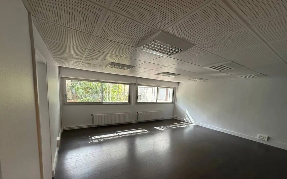Bureau dans Paris à louer - Photo de l’immeuble – Image 1 sur 7