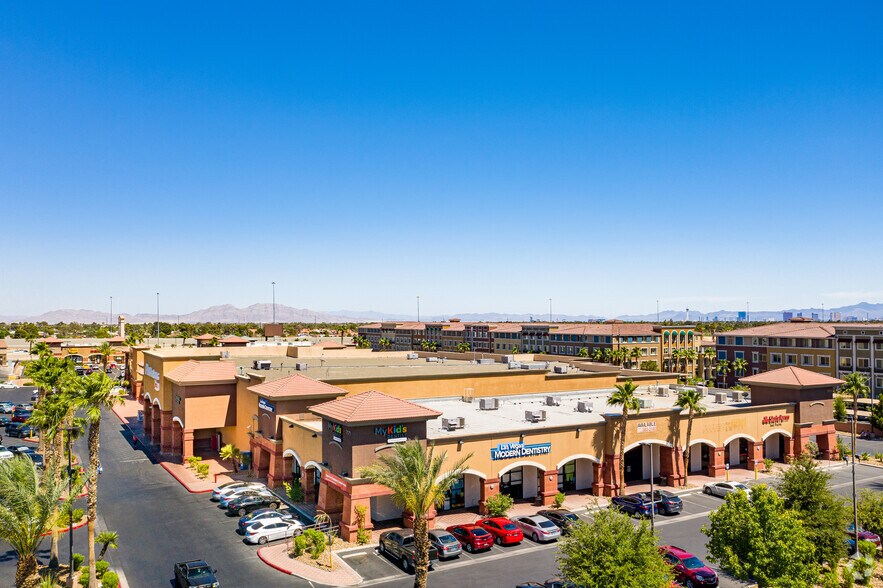 7131-7171 W Craig Rd, Las Vegas, NV à louer - Photo de l’immeuble – Image 3 sur 6