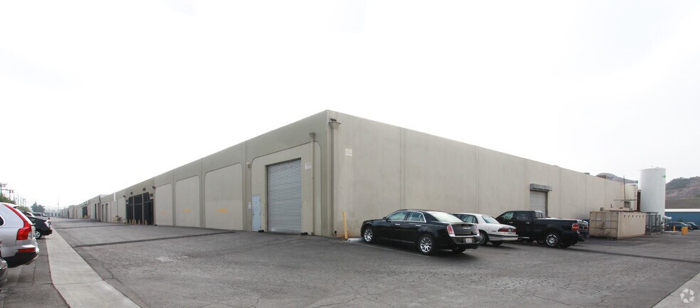 12878-12926 Pierce St, Pacoima, CA à louer - Photo de l’immeuble – Image 3 sur 16
