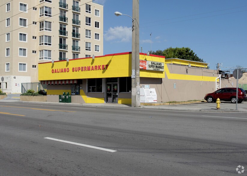 2537 SW 37th Ave, Miami, FL à vendre - Photo de l’immeuble – Image 2 sur 4