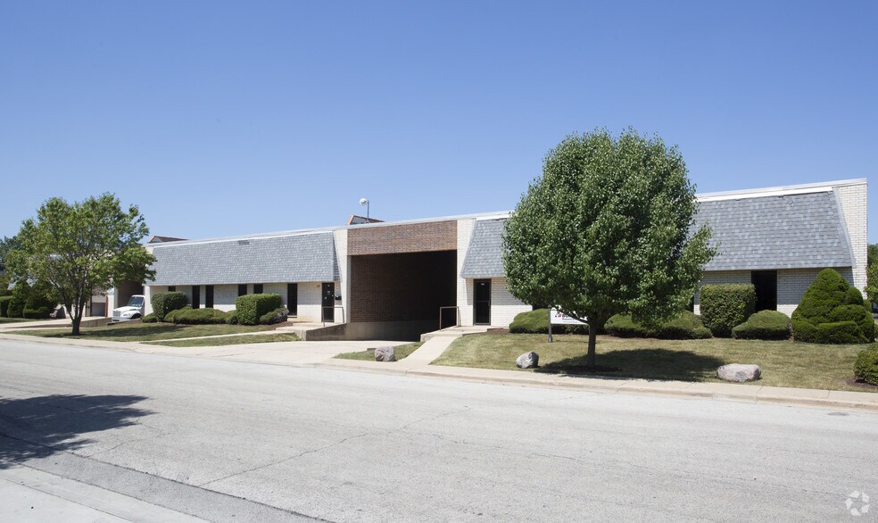 1100 Howard St, Elk Grove Village, IL à louer - Photo principale – Image 1 sur 3