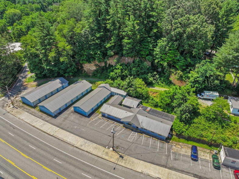 8275 Carolina Blvd, Clyde, NC à vendre - Photo de l’immeuble – Image 3 sur 41