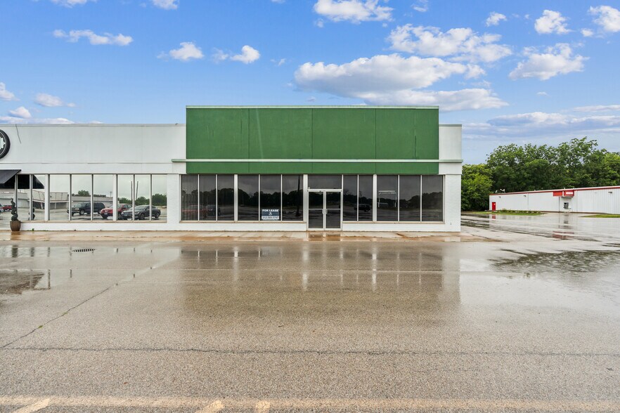 1-14 W Reynolds St, Pontiac, IL à vendre - Photo de l’immeuble – Image 2 sur 8