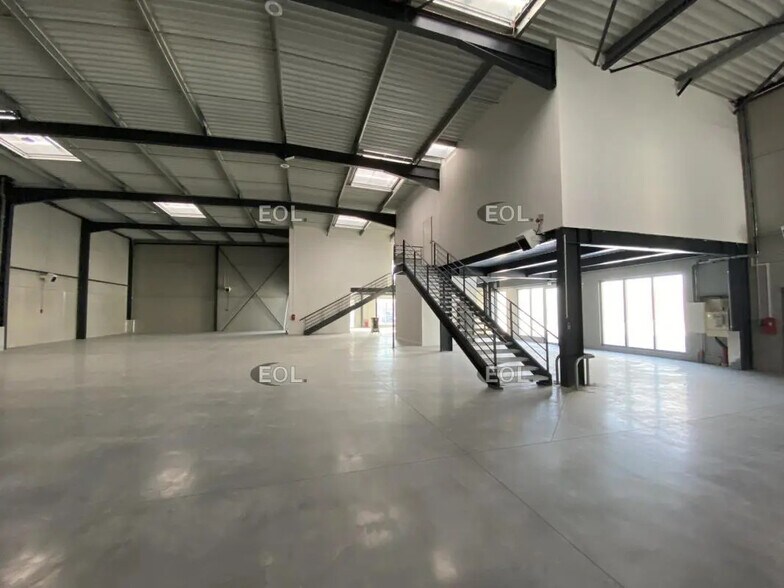 Local d’activités dans Seclin à louer - Photo de l’immeuble – Image 2 sur 4